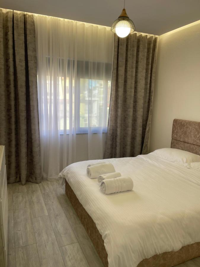 Lacasa-21 Dhjetori Tirana Buitenkant foto